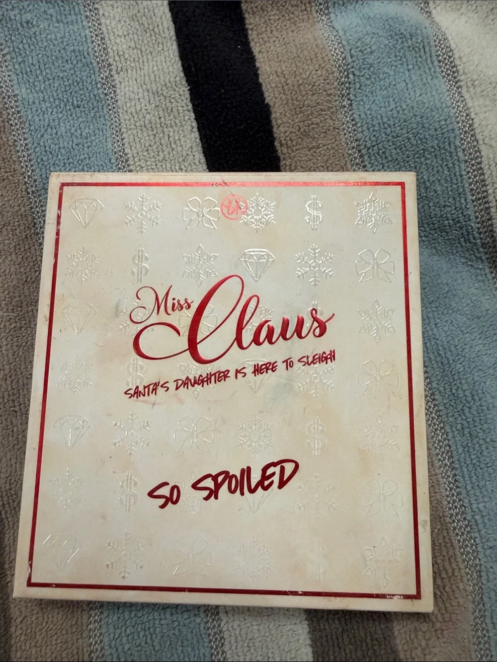 Miss Claus so spoiled Eye Shadow Palette - 16 colors BH cosmetics